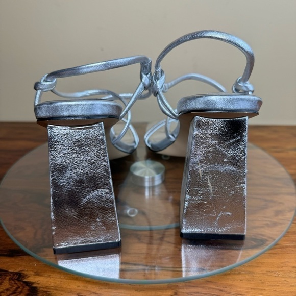 NEW Marc Fisher Giada Sandal in silver - Picture 11 of 16